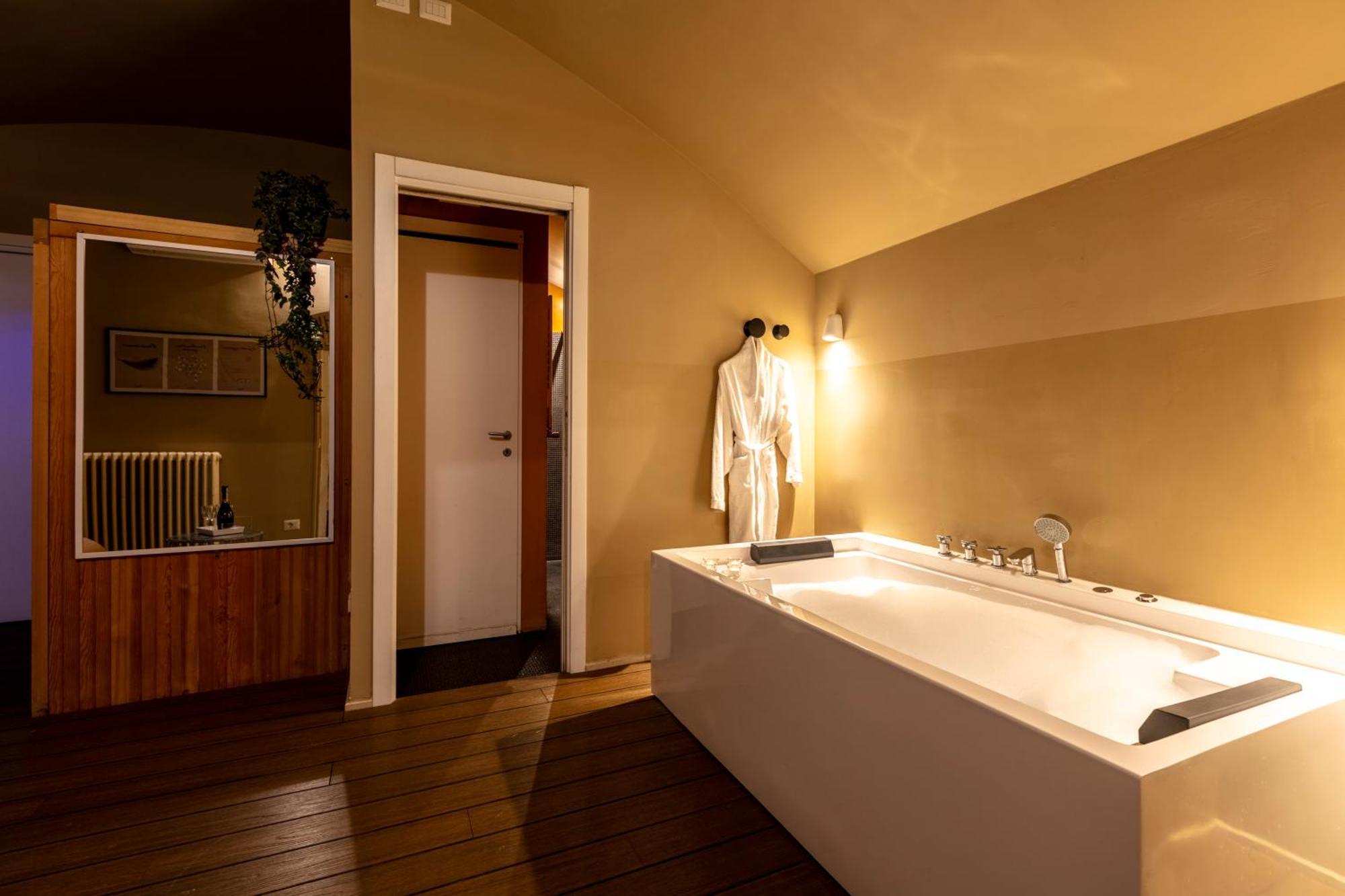 Romac Coronari With Gym, Sauna And Garden Εξωτερικό φωτογραφία